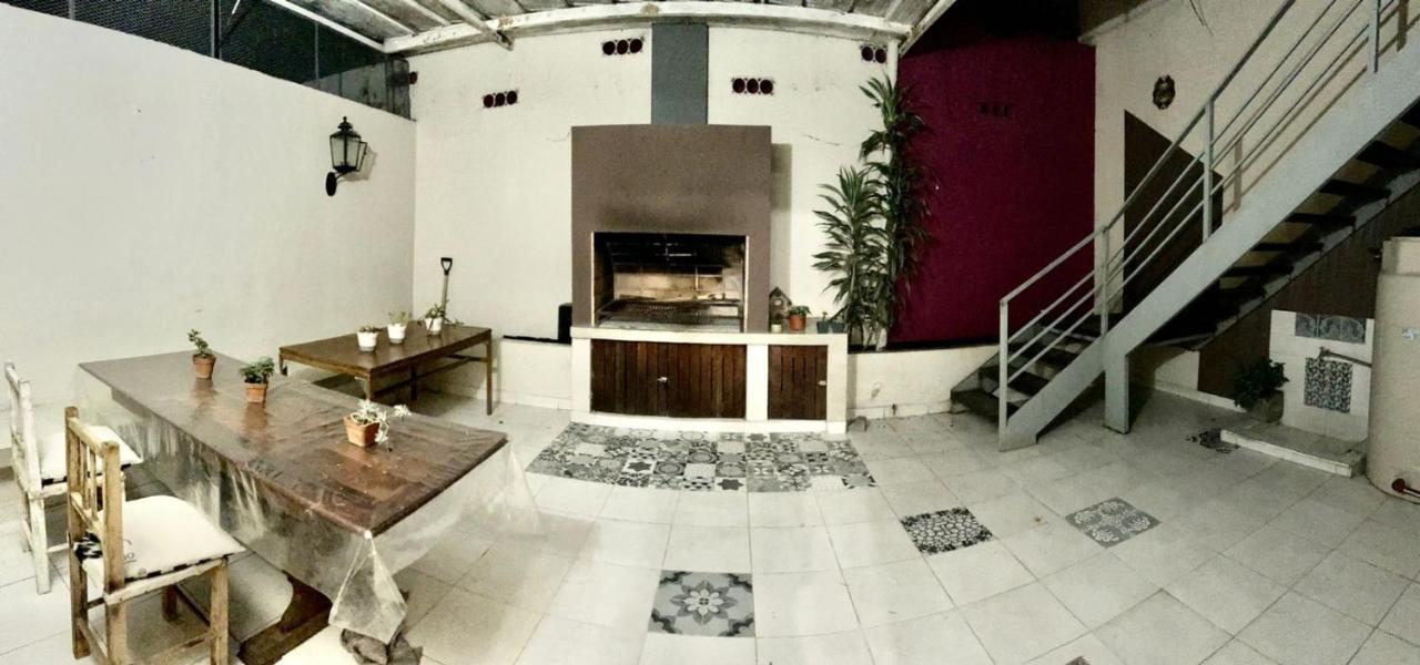 Casa Alvarado Hostel Сальта Экстерьер фото